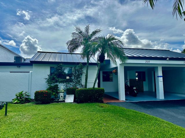 305 Lakeside Court, Sunrise, FL 33326