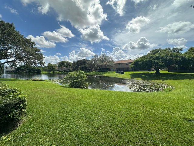 305 Lakeside Court, Sunrise, FL 33326