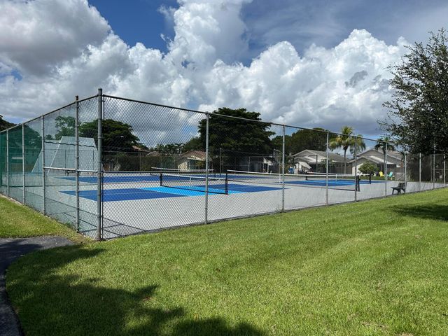 305 Lakeside Court, Sunrise, FL 33326