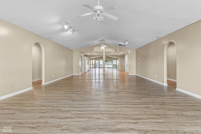 8560 N College Avenue, Indianapolis, IN 46240