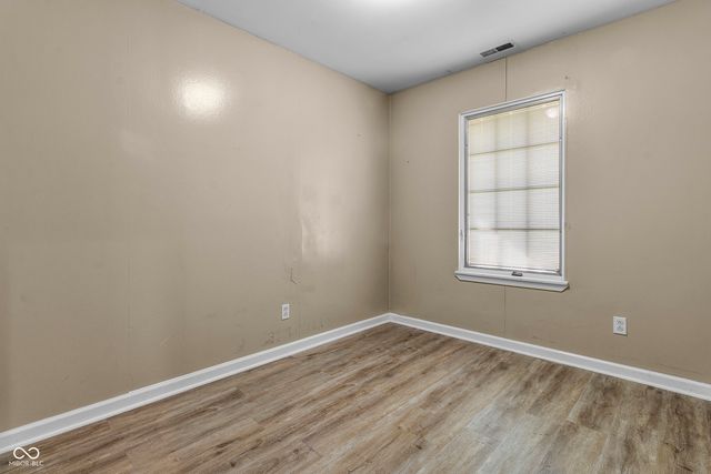 8560 N College Avenue, Indianapolis, IN 46240