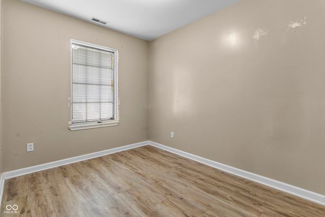 8560 N College Avenue, Indianapolis, IN 46240