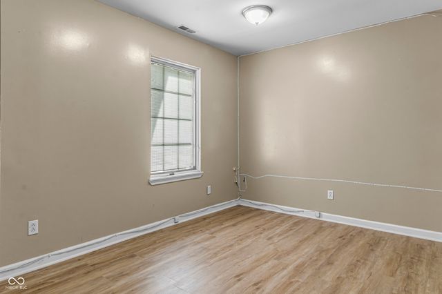 8560 N College Avenue, Indianapolis, IN 46240