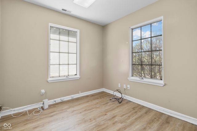 8560 N College Avenue, Indianapolis, IN 46240