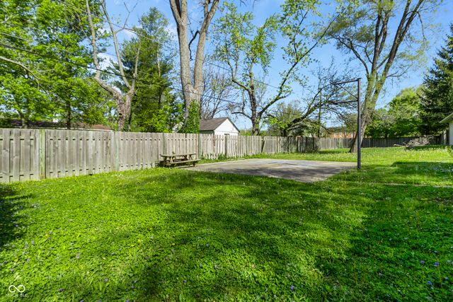 8560 N College Avenue, Indianapolis, IN 46240
