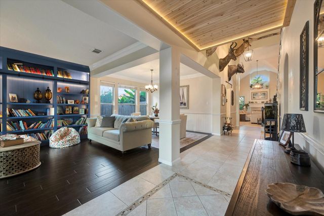 322 Marina Oaks Court, Kemah, TX 77565