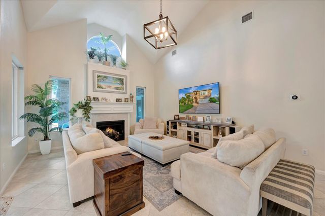322 Marina Oaks Court, Kemah, TX 77565