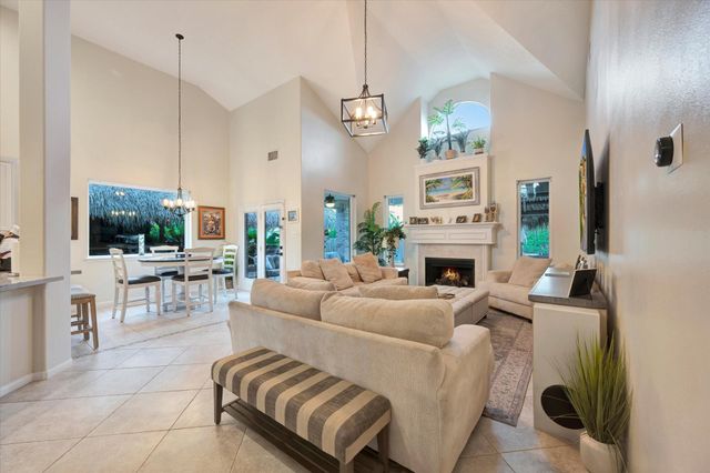 322 Marina Oaks Court, Kemah, TX 77565