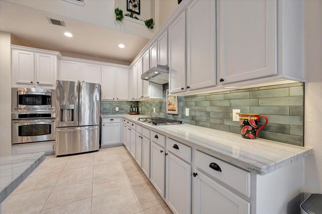 322 Marina Oaks Court, Kemah, TX 77565