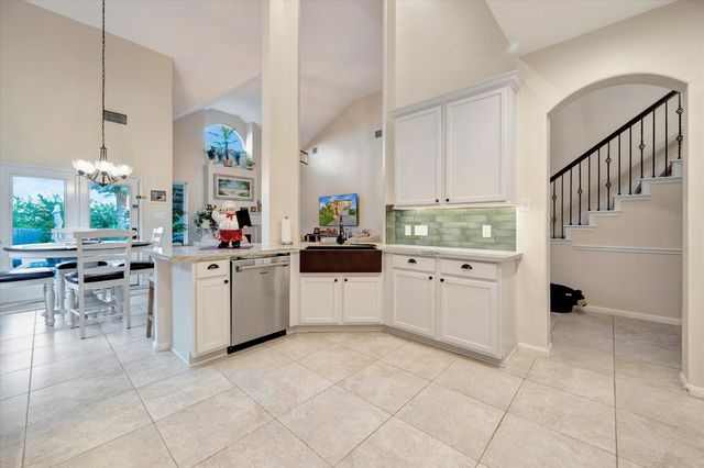 322 Marina Oaks Court, Kemah, TX 77565