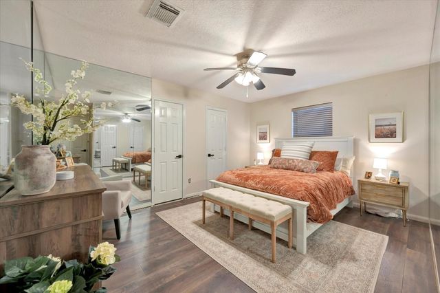 322 Marina Oaks Court, Kemah, TX 77565