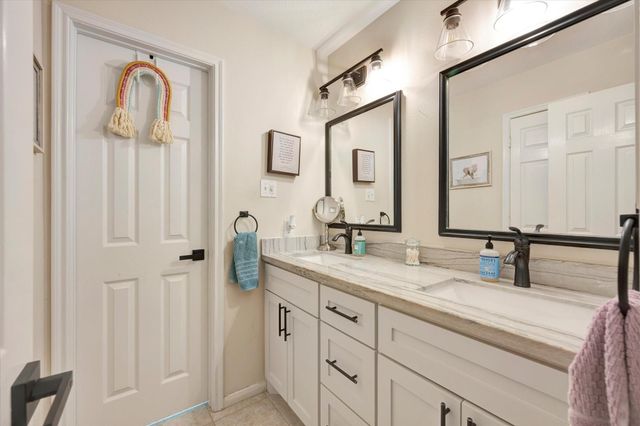 322 Marina Oaks Court, Kemah, TX 77565