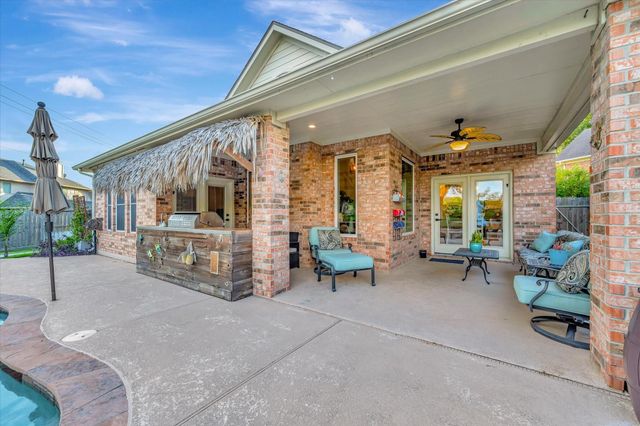 322 Marina Oaks Court, Kemah, TX 77565