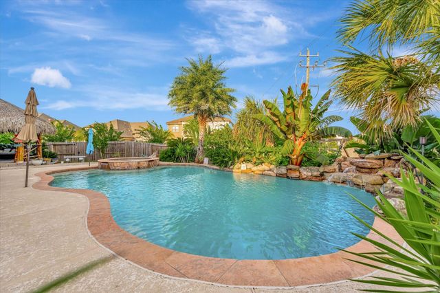 322 Marina Oaks Court, Kemah, TX 77565