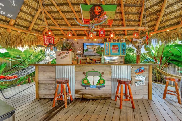 322 Marina Oaks Court, Kemah, TX 77565
