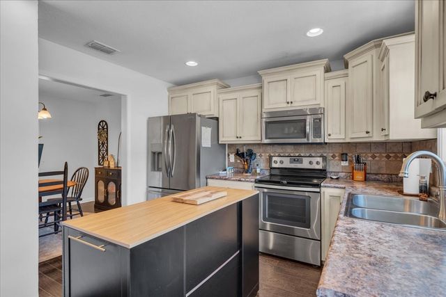 211 Williamsburg Cir, Tullahoma, TN 37388