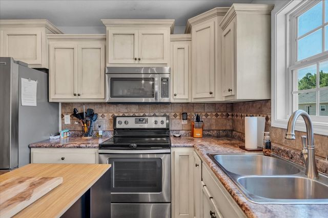211 Williamsburg Cir, Tullahoma, TN 37388