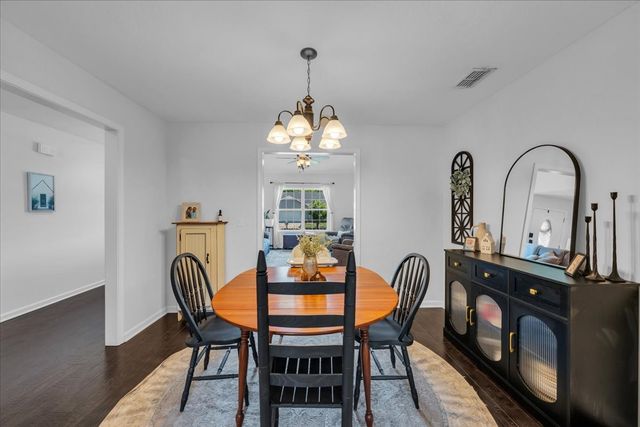 211 Williamsburg Cir, Tullahoma, TN 37388