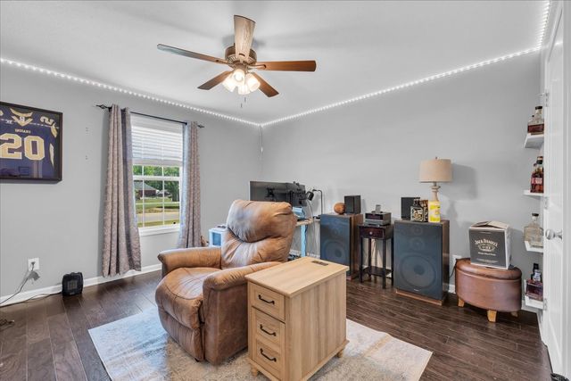 211 Williamsburg Cir, Tullahoma, TN 37388