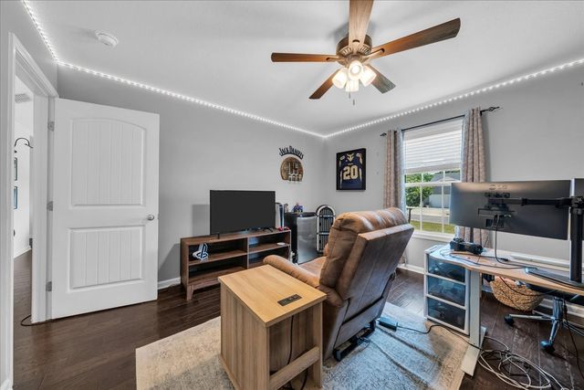 211 Williamsburg Cir, Tullahoma, TN 37388