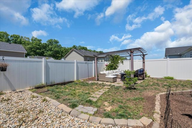 211 Williamsburg Cir, Tullahoma, TN 37388