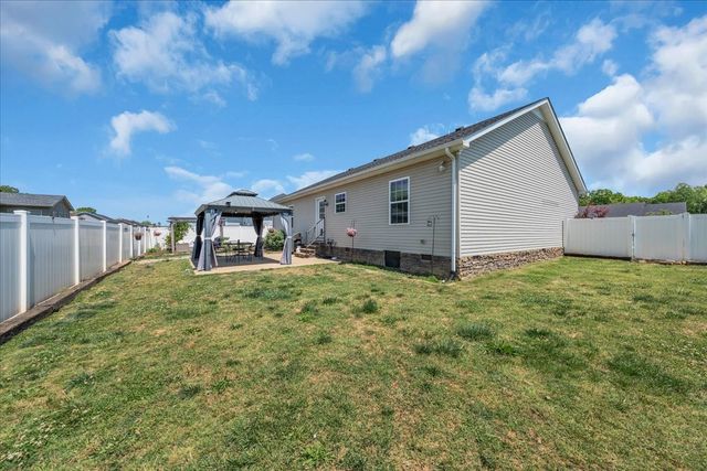 211 Williamsburg Cir, Tullahoma, TN 37388