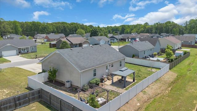 211 Williamsburg Cir, Tullahoma, TN 37388