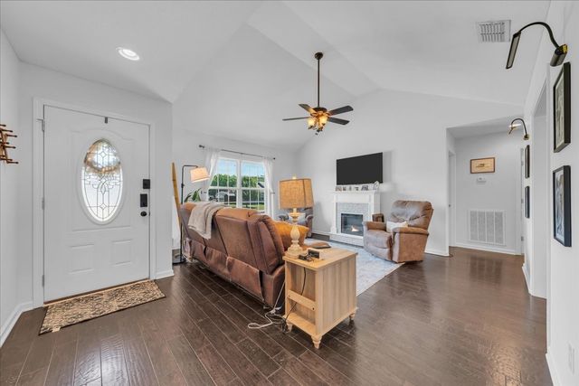 211 Williamsburg Cir, Tullahoma, TN 37388
