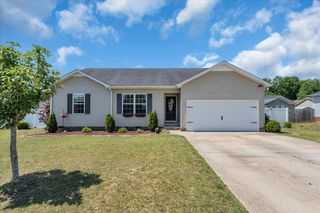 211 Williamsburg Cir, Tullahoma, TN 37388
