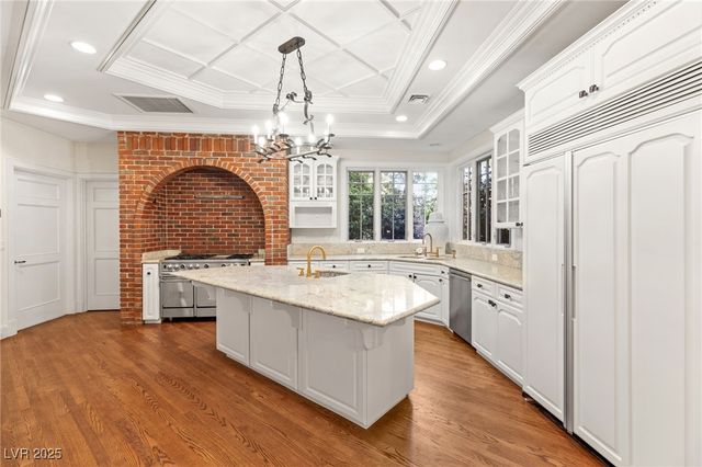 3001 Astoria Pines Circle, Las Vegas, NV 89107