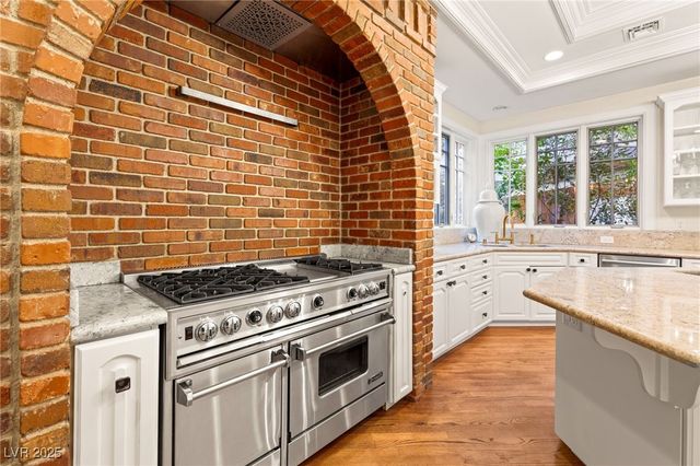 3001 Astoria Pines Circle, Las Vegas, NV 89107