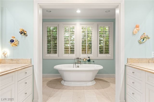 3001 Astoria Pines Circle, Las Vegas, NV 89107