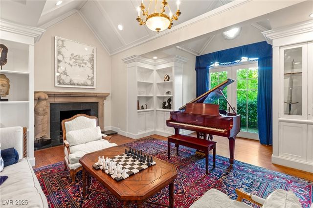 3001 Astoria Pines Circle, Las Vegas, NV 89107