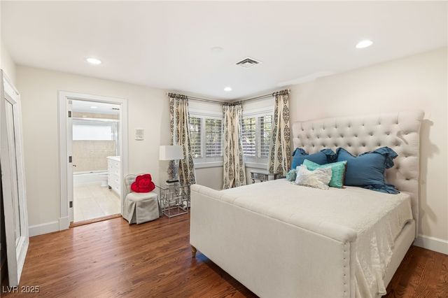 3001 Astoria Pines Circle, Las Vegas, NV 89107