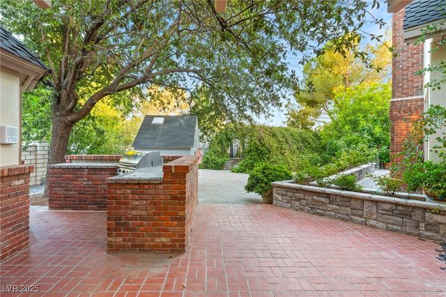 3001 Astoria Pines Circle, Las Vegas, NV 89107