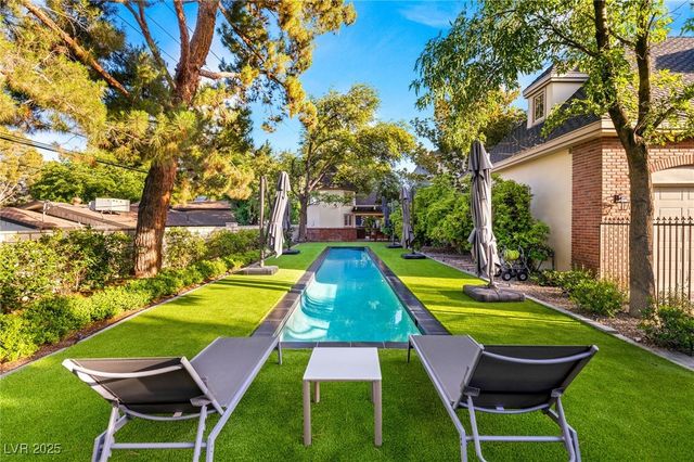 3001 Astoria Pines Circle, Las Vegas, NV 89107