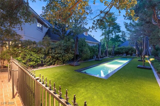 3001 Astoria Pines Circle, Las Vegas, NV 89107