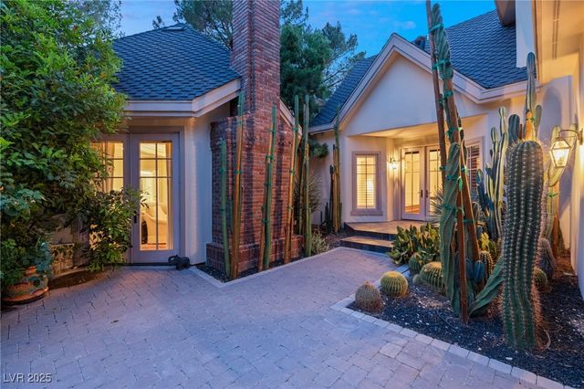 3001 Astoria Pines Circle, Las Vegas, NV 89107