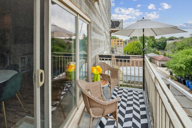 1928 N Kedzie Avenue 306, Chicago, IL 60647