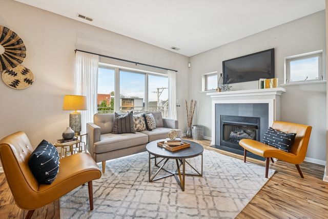 1928 N Kedzie Avenue 306, Chicago, IL 60647