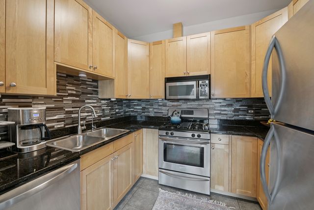 1928 N Kedzie Avenue 306, Chicago, IL 60647