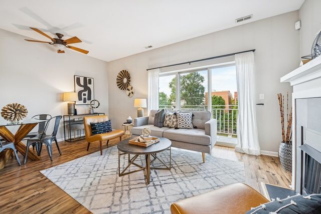 1928 N Kedzie Avenue 306, Chicago, IL 60647