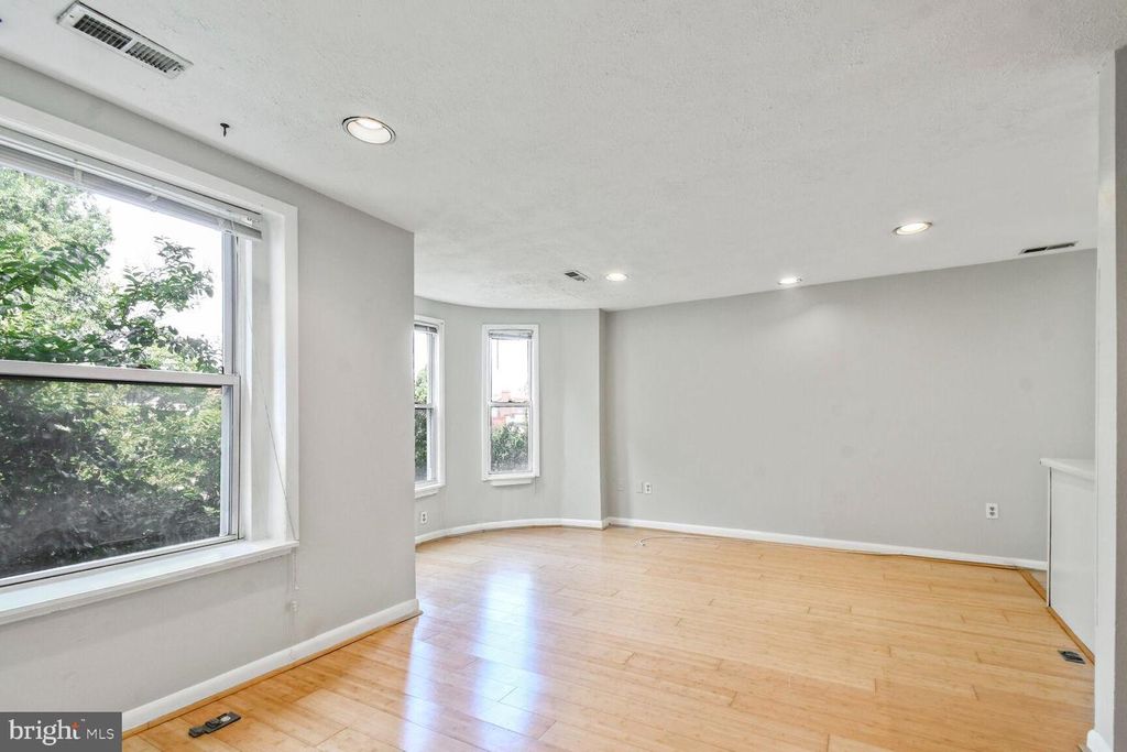 1403 12th St NW Apt 3, Washington, DC 20005