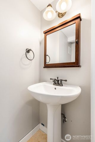 7441 NE 145th St, Kirkland, WA 98034