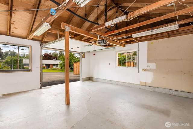 7441 NE 145th St, Kirkland, WA 98034