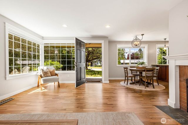 7441 NE 145th St, Kirkland, WA 98034