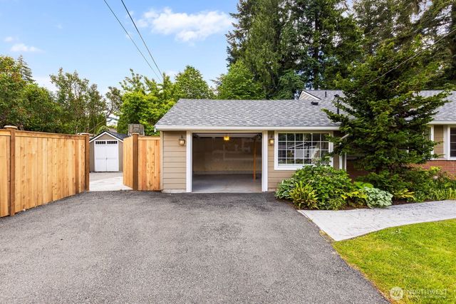 7441 NE 145th St, Kirkland, WA 98034