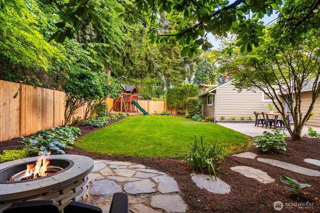 7441 NE 145th St, Kirkland, WA 98034