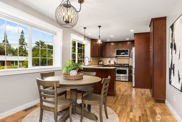 7441 NE 145th St, Kirkland, WA 98034