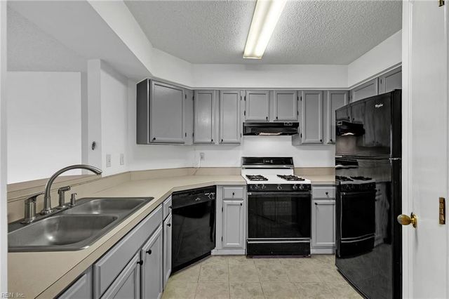 12846 Daybreak CIR, Newport News, VA 23602